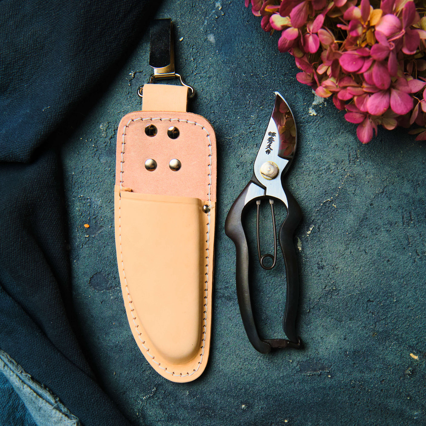 Handmade Secateurs 180mm and leather Holster