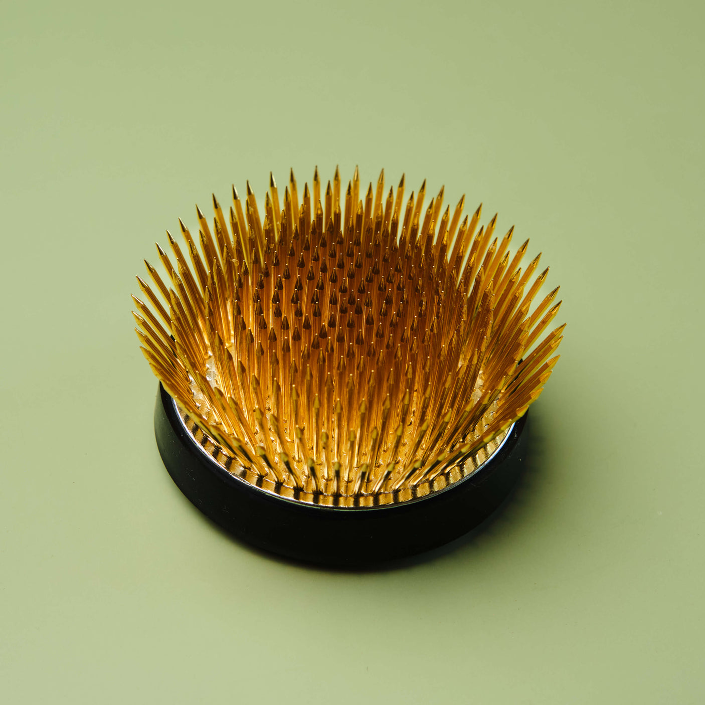 Hanaasobi Brass Ikebana Kenzan