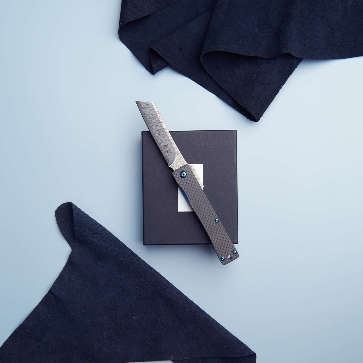 Traditional Japanese Damascus Folding Pocket Knife - Carbon Fibre Handle