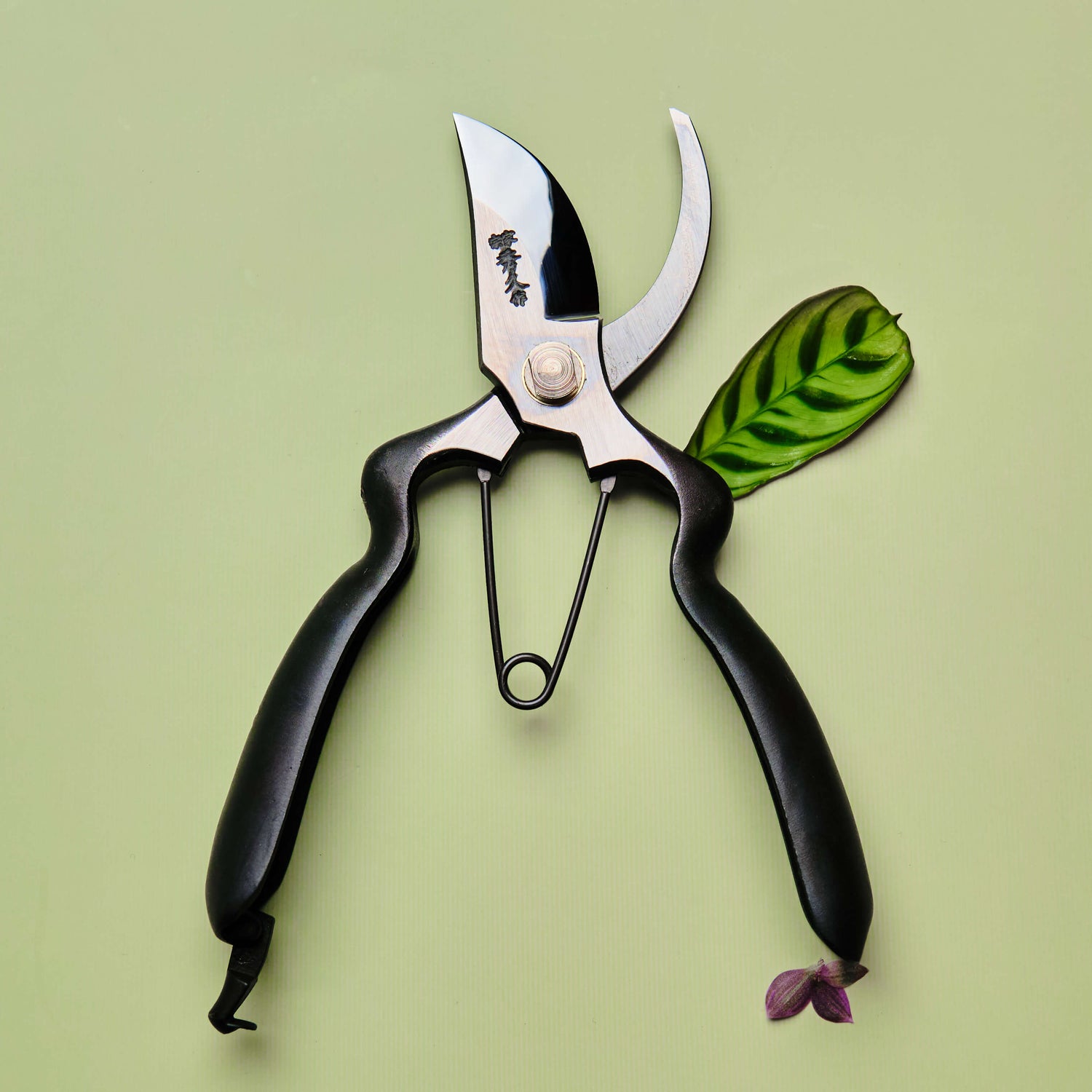 Handmade Japanese Large Handle Secateurs - 200mm