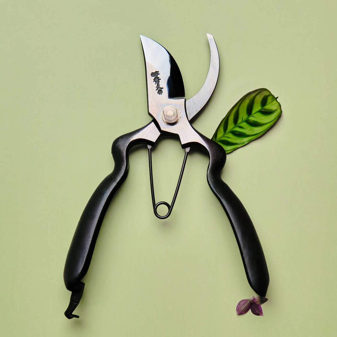 Handmade Japanese Large Handle Secateurs - 200mm