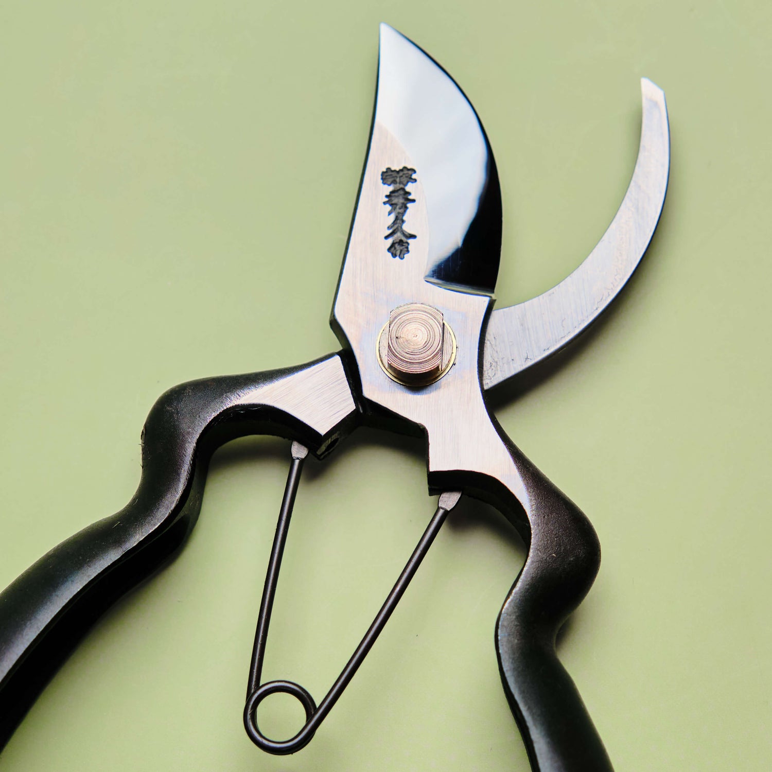 Handmade Japanese Large Handle Secateurs - 200mm