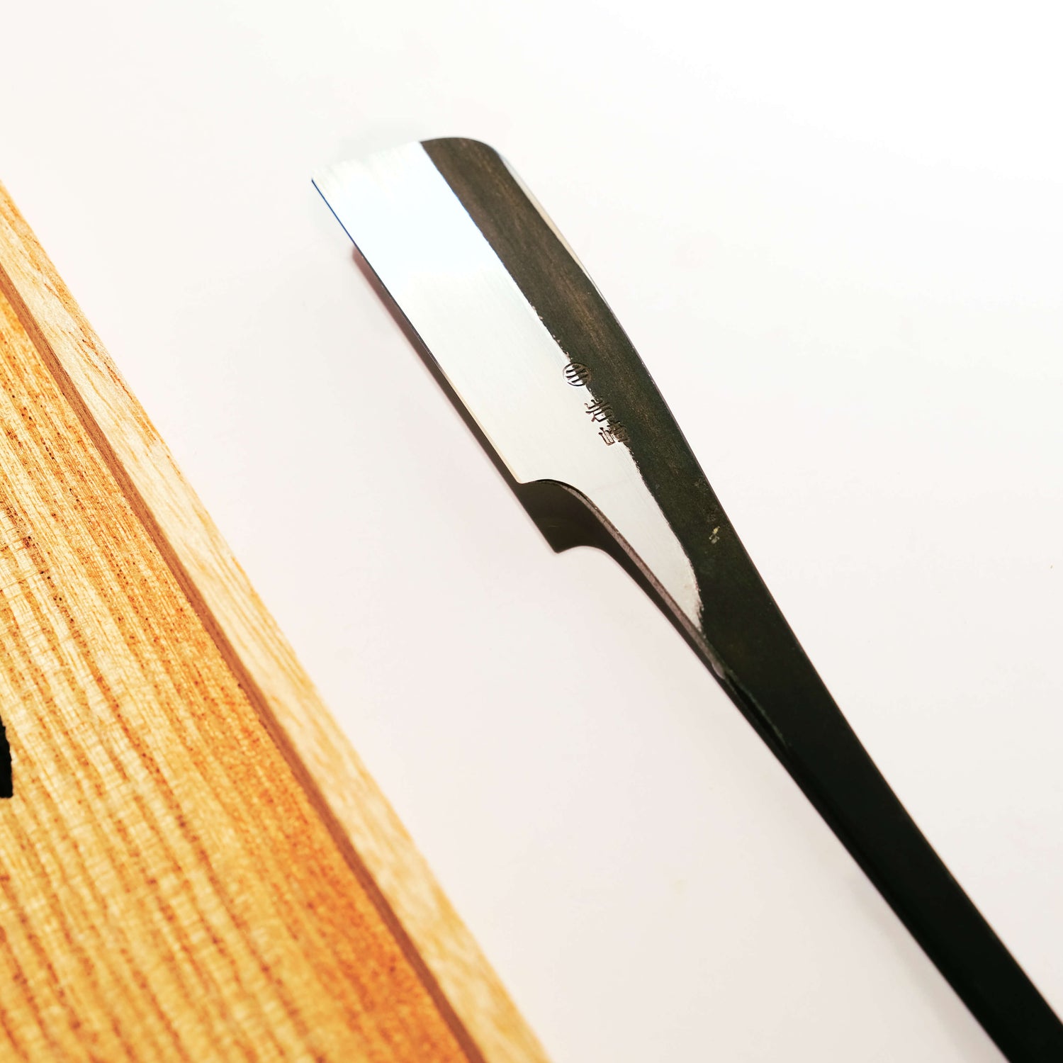 Japanese Razor from the Sanjo Seisakusho Workshop - Iwasaki Kamisori