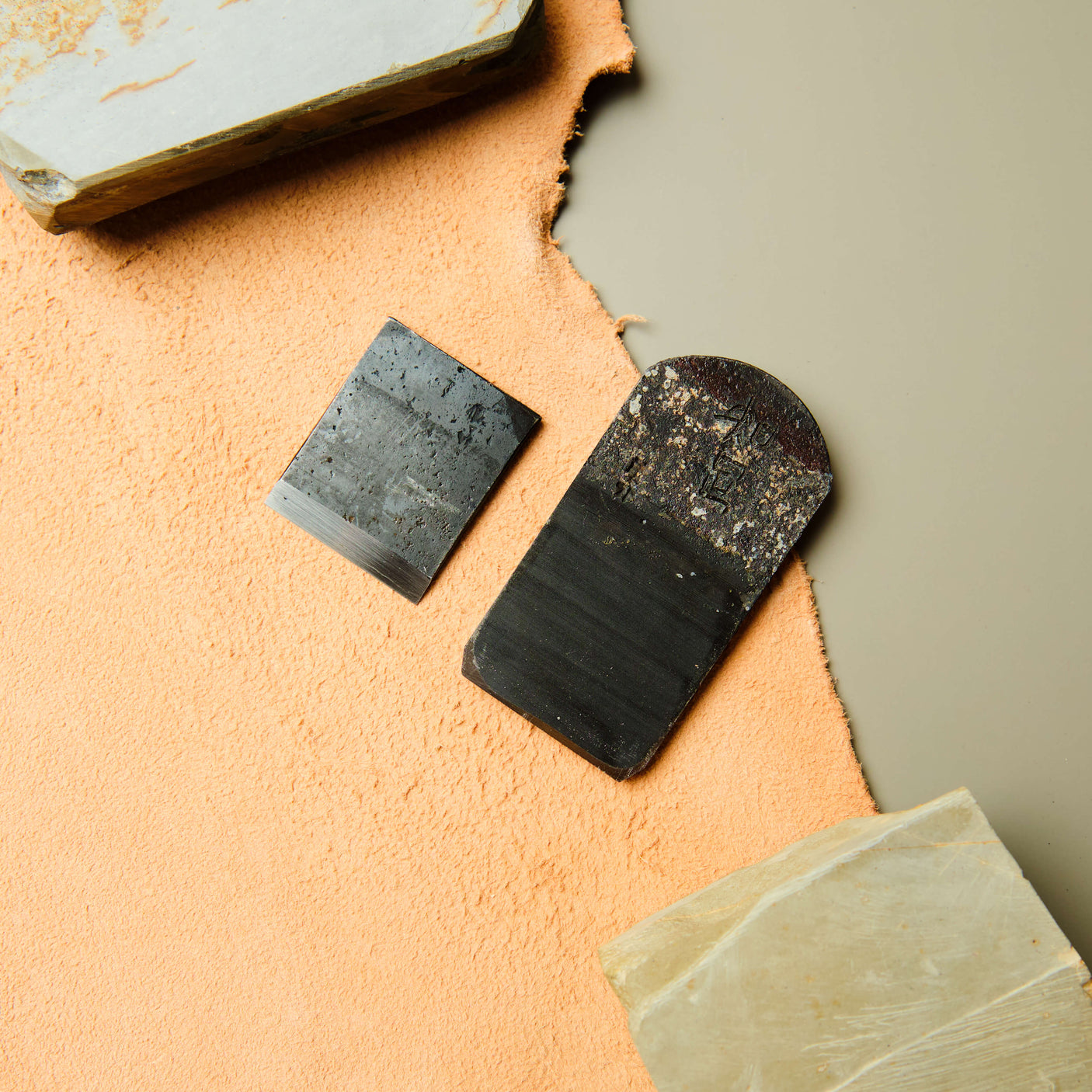 Chizoku Hiraganna Plane by Mizuno-san - 42mm