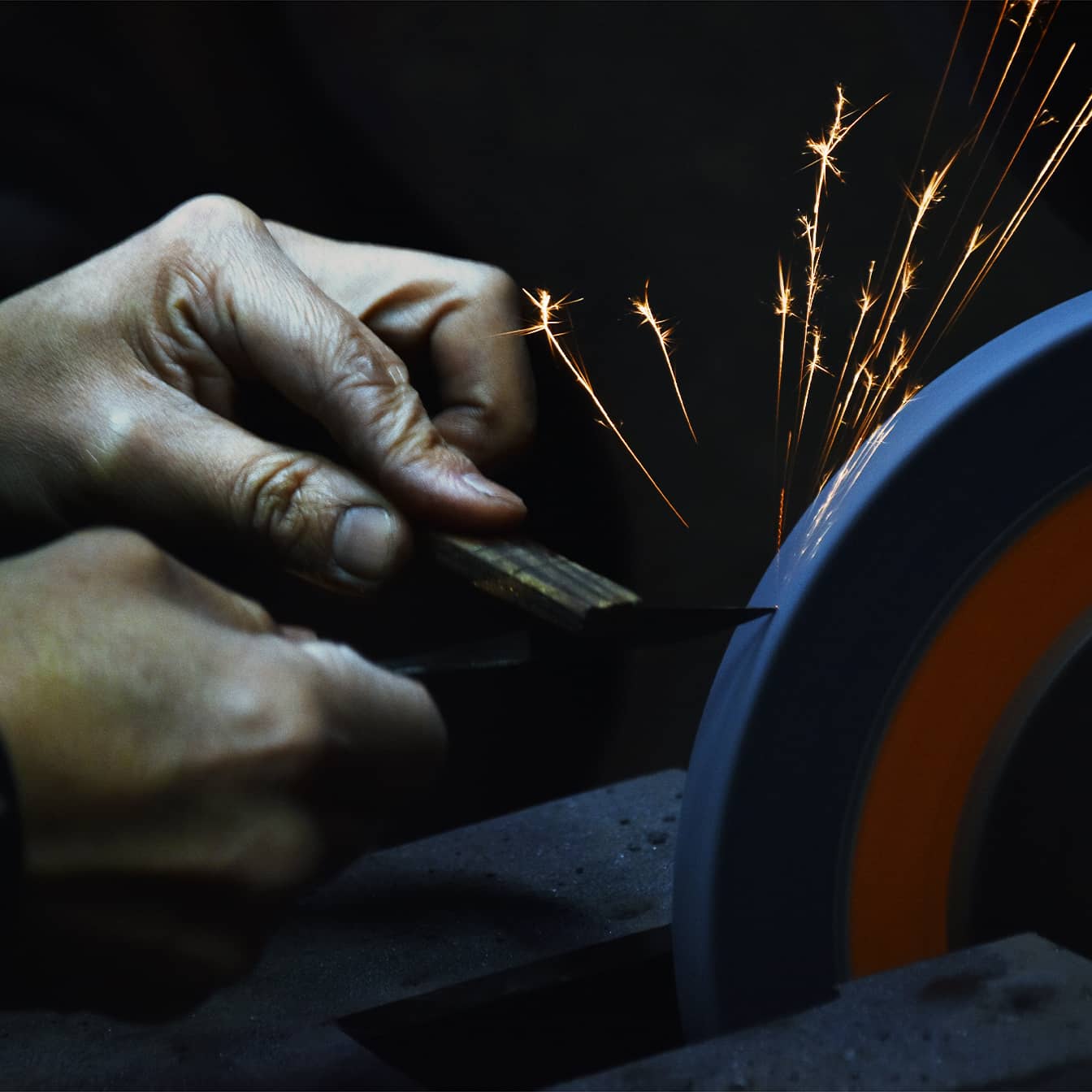 Kenshi Tume Black Grip Scissors - 140mm