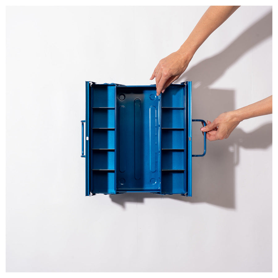 Cantilever Toolboxes