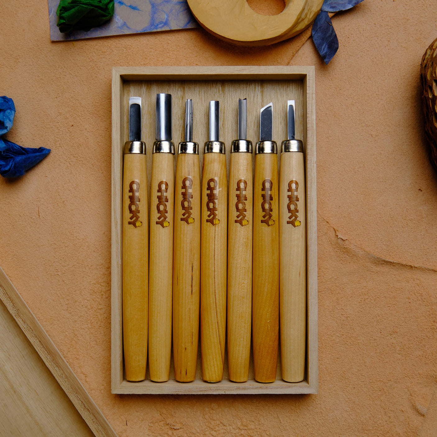 Chicky 7 Piece Carving Set