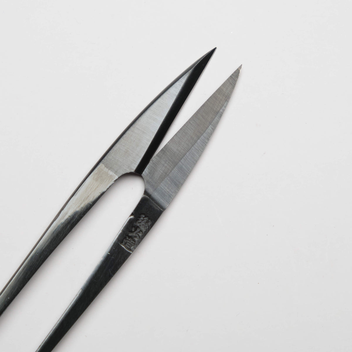 Kenshi Tume Black Grip Scissors - 140mm