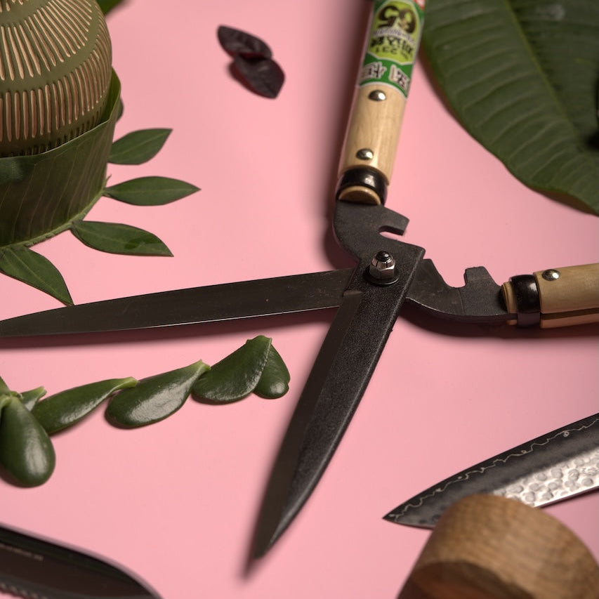 Okatsune Hedge Shears - Long Blade / Short handle