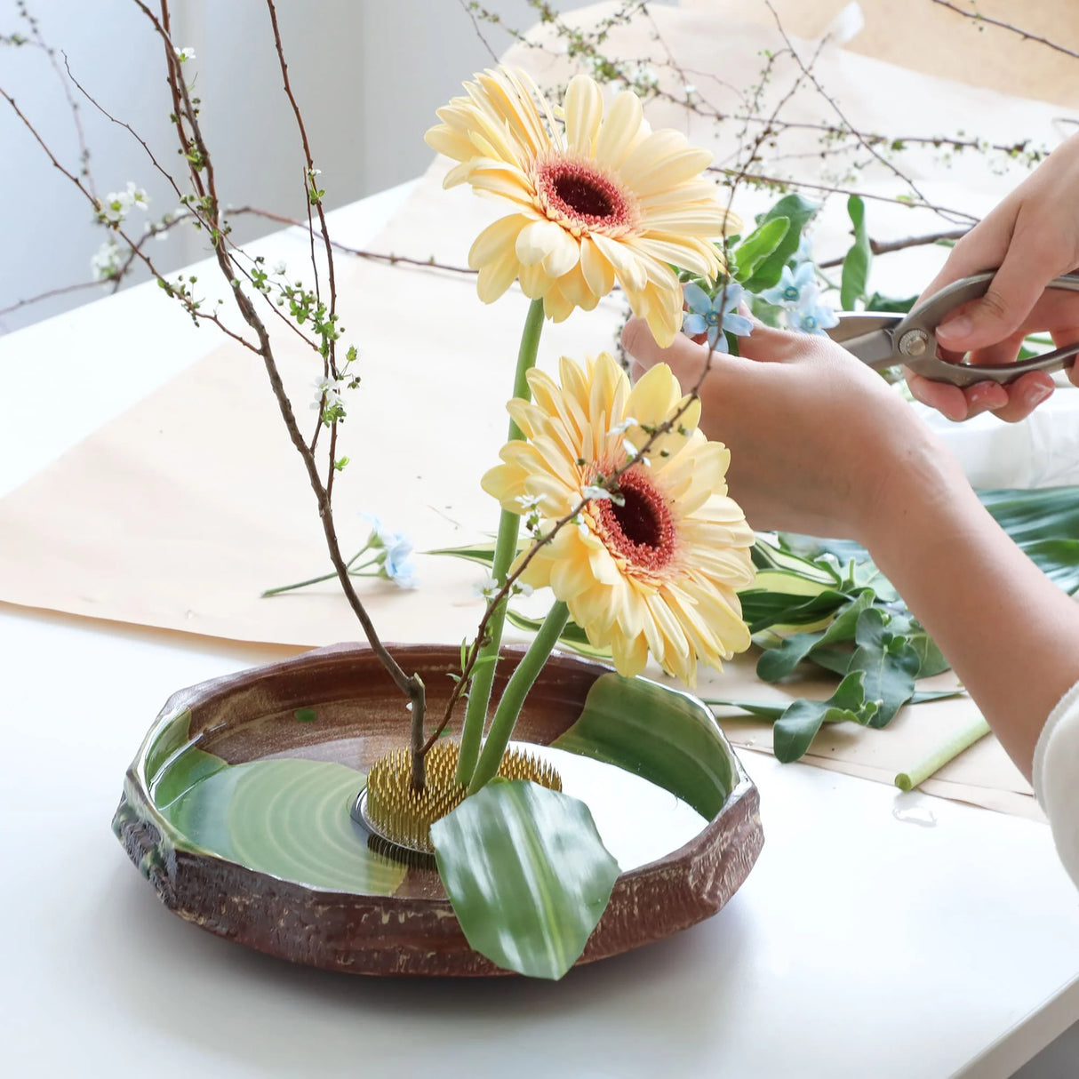 Lily Pad Round Ikebana Vase