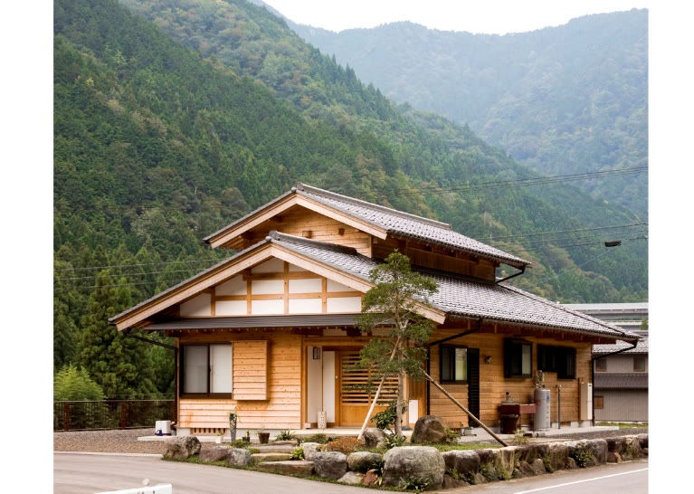The Kanesada house, built with traditional joinery in Gifu
