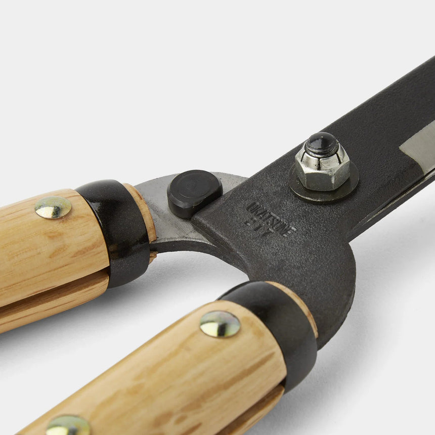 Okatsune Hedge Shears - Medium Blade / Short Handle - Hedges & Topiary - Japanese Tools Australia